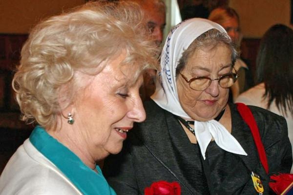 Estela De Carlotto Despidi A Hebe De Bonafini Personas As Llenan La