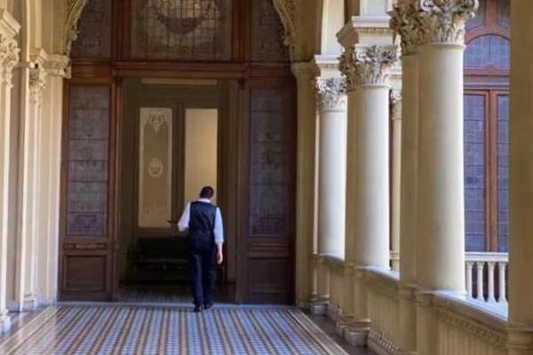 Los mozos de Casa Rosada están en pie de guerra por la suspensión de