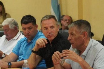 Foto de La CGT se reunió con diputados del PJ para organizarse contra la reforma laboral del Gobierno