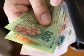 Foto de Polémica por los salarios: aumentos selectivos y bonos mientras la mayoría pierde poder adquisitivo