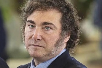 Foto de Javier Milei utilizó la frase "Nunca Más" de forma irónica para referirse al Banco Central