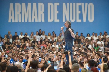 Máximo Kirchner:  "Algunos compañeros se confunden y piensan que lo importante son los cargos o lugares"