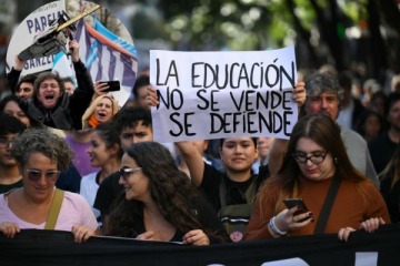 Fuerte ajuste de Milei a la educación en el Presupuesto 2025: cae 38% real contra 2023 y suspende leyes clave