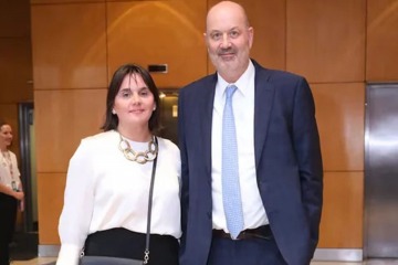 Foto de Cancillería adjudicó $114 millones a empresa de la esposa de Sturzenegger por clases de inglés