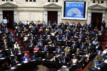 Foto de En medio del paro, represión y escándalos, Diputados le aprobó la reforma laboral a Milei pero vuelve al Senado