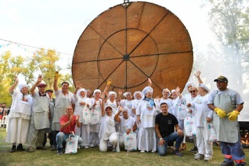 Foto de Mercedes se prepara para la Fiesta Nacional de la Torta Frita: dos días de tradición y una proeza gastronómica