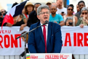 Foto de Mélenchon anuncia candidatura en 2027 tras romper promesa de retirarse