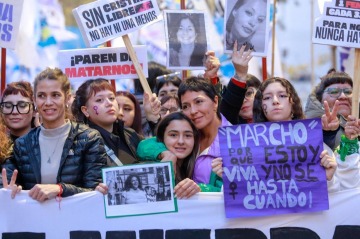 Foto de "Hasta que no nos falte ninguna": Mayra Mendoza participó de la 11° marcha por Ni Una Menos