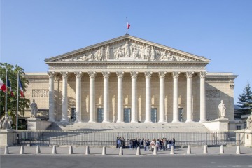 Foto de Francia prohibirá las redes sociales a menores de 15 años: cómo será la nueva ley
