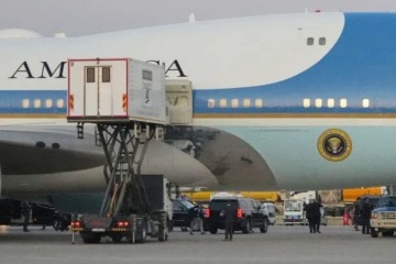 Foto de Trump fue sacado en secreto del Air Force One ante una amenaza atribuida a Irán