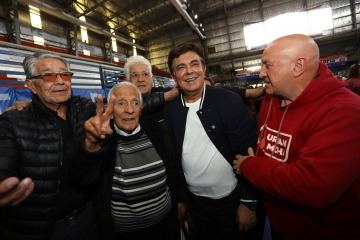 Foto de Espinoza se reunió con jubilados en González Catan y alertó por el impacto del ajuste sobre el sector