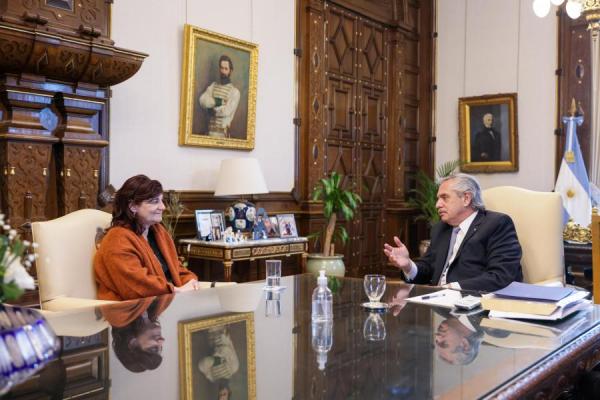 Alberto Fernández se reunió con Kelly Olmos en Casa Rosada