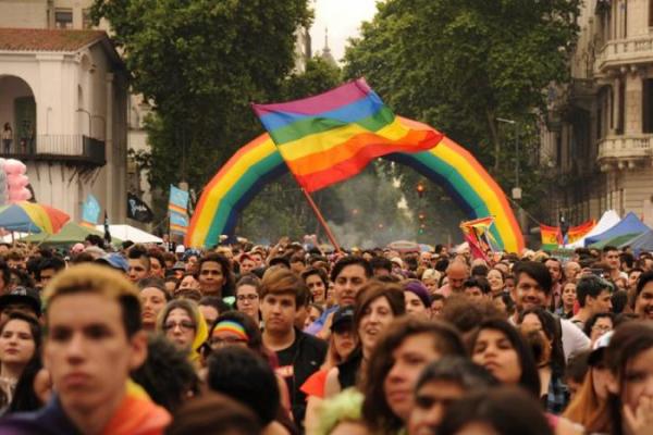 Bajo la consigna "La Deuda es con Nosotres, se realizó una nueva Marcha del Orgullo LGBTIQ+