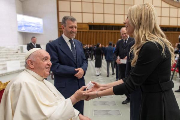 Fabiola Yáñez y el Papa Francisco se reunieron en el Vaticano