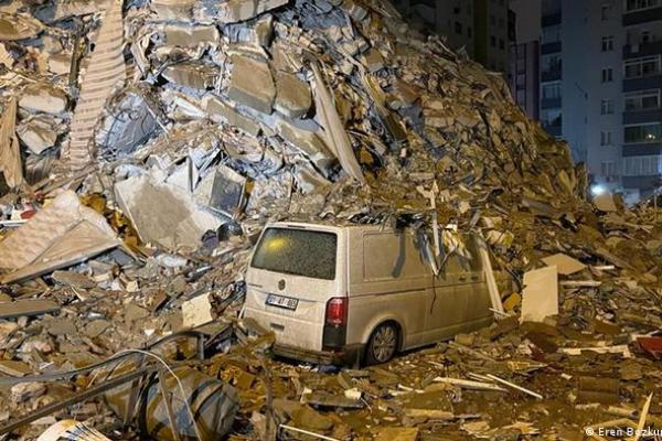 Un devastador terremoto en Turquía y Siria dejó miles de muertos y heridos