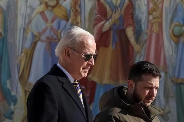 "Un año después, Kiev resiste": Biden en una visita sorpresa a Ucrania