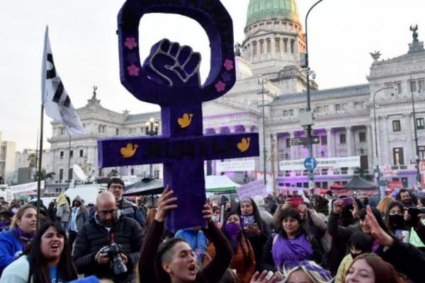 Se espera una multitudinaria movilización del colectivo feminista en el 8M: todos los cortes y desvíos