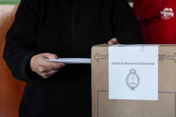 Elecciones PASO 2023: pasadas las 15, votó el 48% del padrón electoral