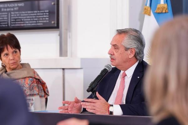 Alberto Fernández criticó a aquellos que cuestionan a "la política y la institucionalidad democrática"