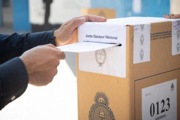 En la Ciudad, se votará con una sola urna y dos boletas tras la resolución de la Junta Nacional Electoral