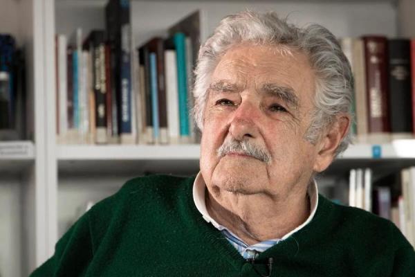 "Es poner vinagre con aceite": Pepe Mujica le respondió a Bullrich por comparar su pasado político