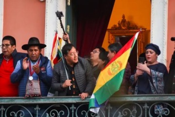 Tras la negación de Milei al golpe de Estado, Bolivia convoca a su embajador en Argentina