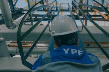 La planta de GNL de YPF y Petronas se construirá finalmente en Río Negro y no en Buenos Aires 