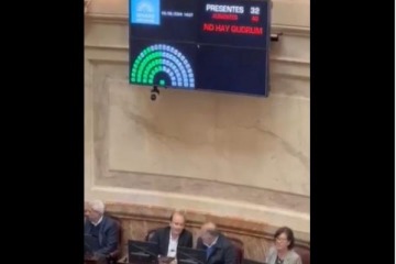 Senadores de UP "escracharon" a libertarios y aliados por borrarse y postergar el financiamiento universitario