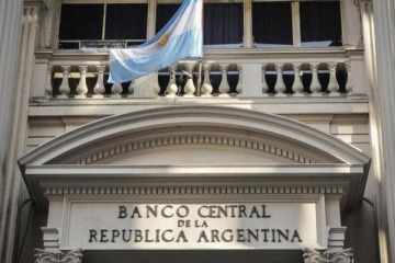 El Banco Central bajó la tasa de pases activos y abarató el crédito a los bancos