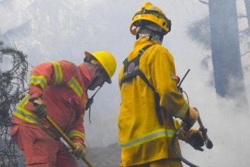 Llaryora declaró el "estado de desastre" y los incendios siguen avanzando