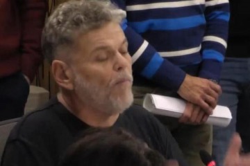 Muchachos, la gente ya no les cree: la indignacion de Alfredo Casero en reunión de la Comisión de Libertad de Expresión