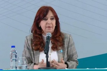 Cristina Kirchner apuntó contra los "mediocres" que rechazan la creación de universidades públicas