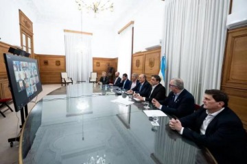 Francos y Caputo se reunieron con los gobernadores luego de que Milei exigiera un ajuste en las provincias