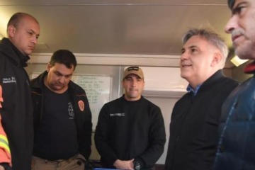 "Apareció": Llaryora destacó el trabajo de bomberos y pidió a la población respetar indicaciones