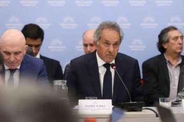 Scioli criticó todo lo que antes defendía y anunció el RIGI para el turismo