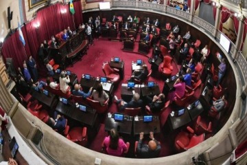 Con apoyo de libertarios dialoguistas, el Senado sancionó el RIGI bonaerense y modificó la ley jubilatoria del BAPRO