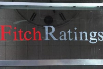 Fitch mejoró la calificación de Argentina: señales de estabilización económica aunque persisten dudas a futuro