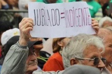 Foto de Jubilados: el Gobierno mantiene congelado el bono y piensa subir la edad jubilatoria