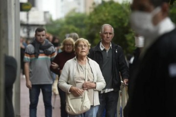 El Gobierno oficializó un nuevo bono de $70.000 a jubilados y pensionados