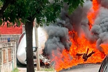 Trágico accidente aéreo en San Fernando: el avión que sería de la familia Britos se despistó y chocó contra viviendas 