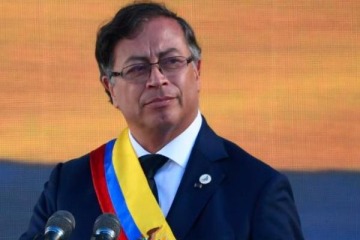 Gustavo Petro durísimo con Javier Milei sobre el salario mínimo: lo acusó de "esclavista"