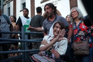 Trabajadores realizaron un festival y protesta contra el cierre del Centro Cultural Haroldo Conti