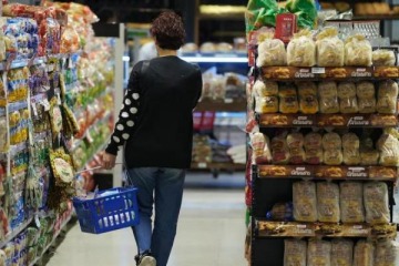 La inflación aumentó 2,7% en diciembre y acumuló un alza de casi 118% en el primer año de Gobierno de Milei