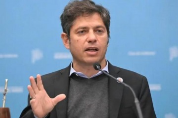 Kicillof cruzó a Milei: "Está entregando nuestra soberanía a cambio de palmaditas en la espalda y premios truchos"