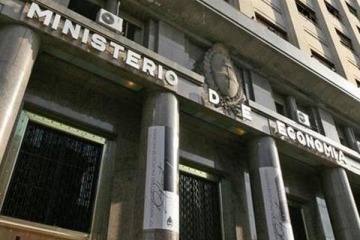 El Gobierno consiguió un salvoconducto de deuda en pesos: 64% de adhesión al canje y postergó vencimientos hasta 2026