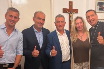 De rosca por una iglesia de Zona Sur: Karina Milei visitó al padre Abraham