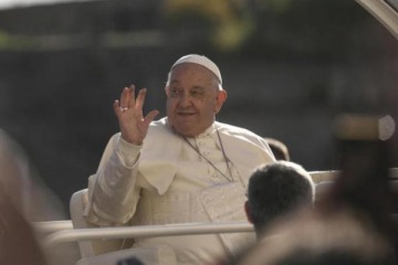 El papa Francisco sufre una infección pulmonar y tiene un cuadro clínico complejo