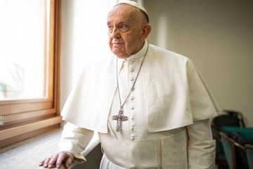 "Leve mejoría": el nuevo parte médico del Vaticano sobre el estado de salud del Papa Francisco