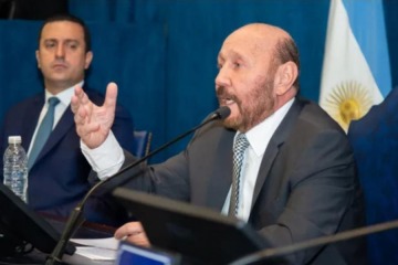 Apertura de sesiones: Gildo Insfrán defendió el "modelo" de Formosa y pegó a Milei por el criptogate