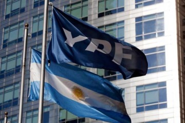 Nuevo revés por YPF: la jueza Preska rechazó un pedido para dejar sin efecto el pago de USD 16.000 millones